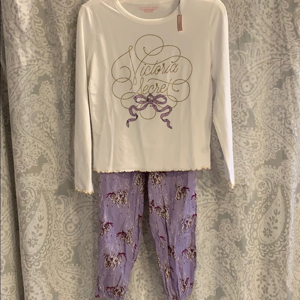 NWT. Victoria’s Secret Pajama Set
